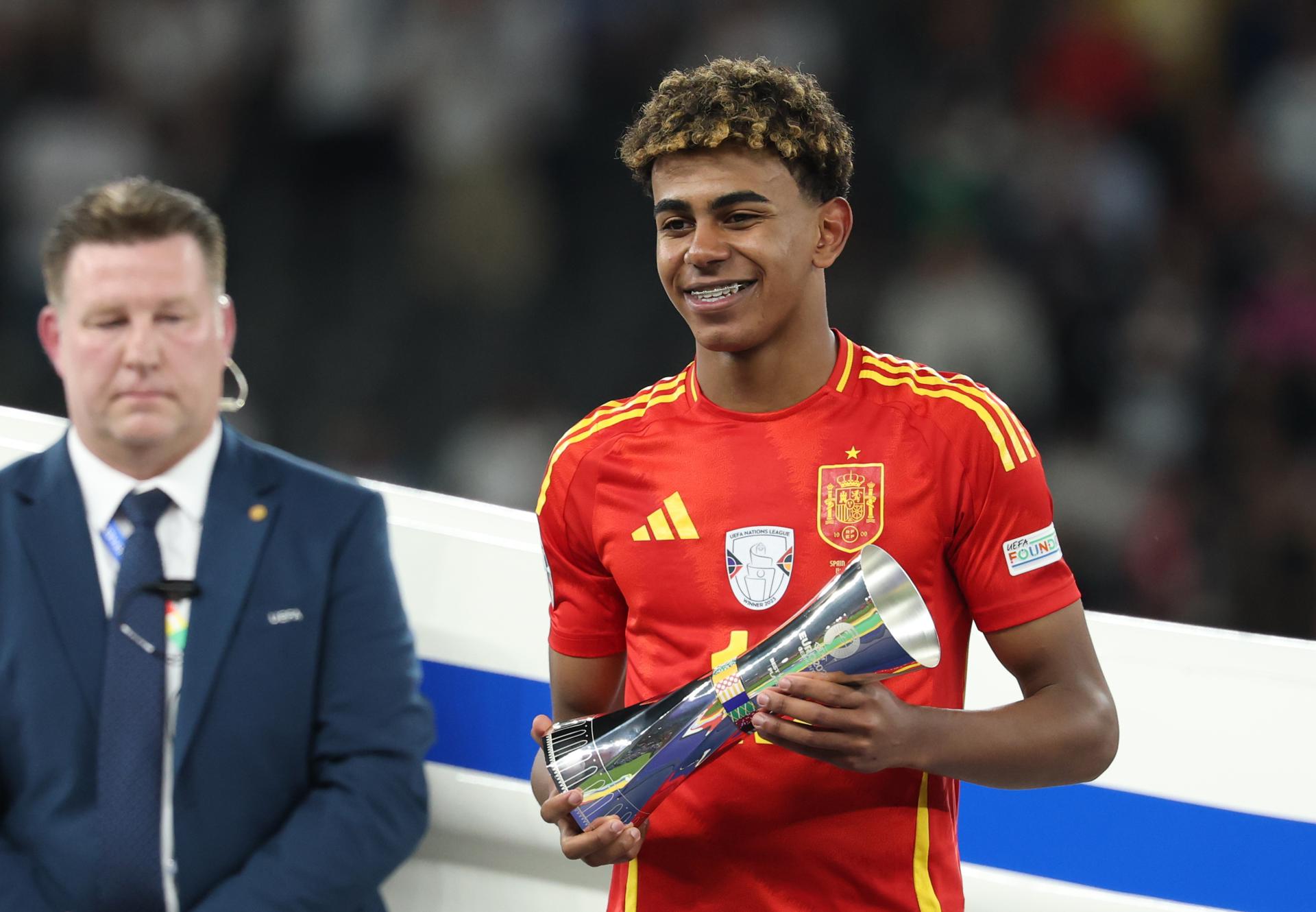 "Lamine Yamal, cada día te quiero más", el cántico que se convirtió en banda sonora de la Eurocopa "Lamine Yamal, cada día te quiero más", el cántico que se convirtió en banda sonora de la Eurocopa