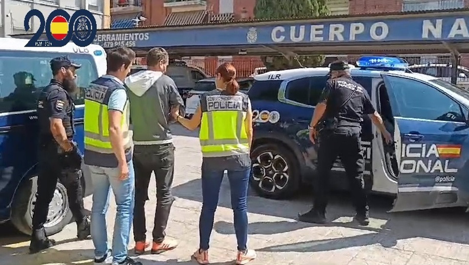 Un hombre ha sido detenido por dos delitos con fuerza Un hombre ha sido detenido por dos delitos con fuerza