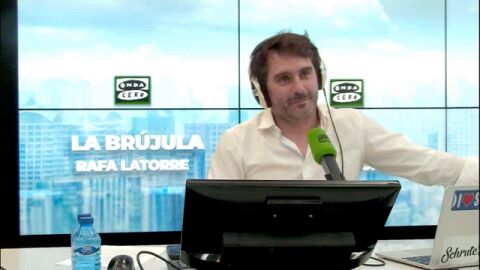 El monólogo de las ocho: "El cotarro ya no lo anima Reina, sino los cánticos de Cucurella, otro crack inesperado"