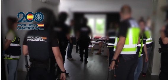 La Policía Nacional libera a tres víctimas de explotación sexual en Benidorm y desmantela una red de trata de personas La Policía Nacional libera a tres víctimas de explotación sexual en Benidorm y desmantela una red de trata de personas