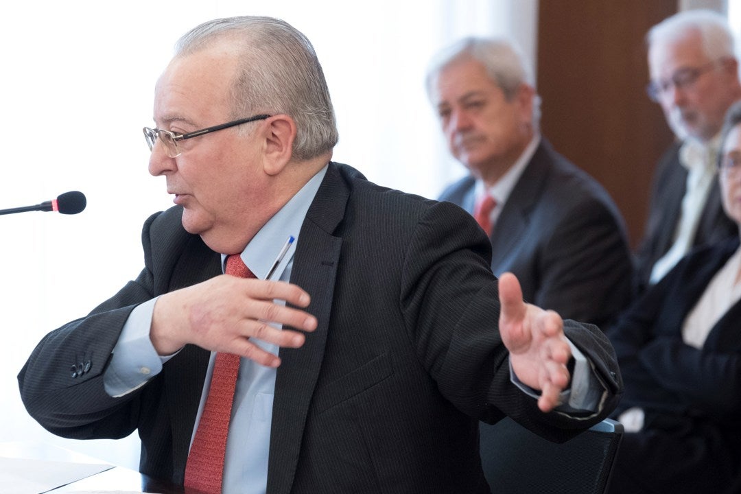 La Audiencia de Sevilla ordena la libertad del exconsejero Fernández condenado por los ERE La Audiencia de Sevilla ordena la libertad del exconsejero Fernández condenado por los ERE