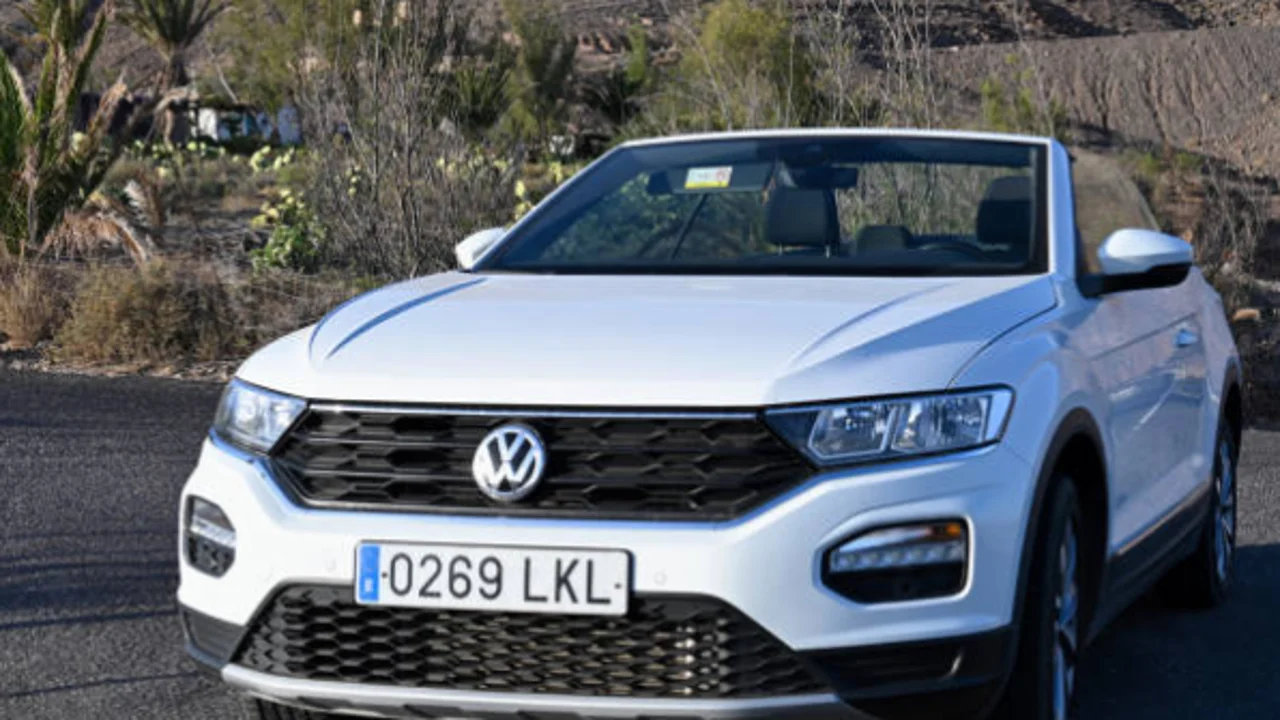 Por qué la DGT prohibe las vocales en las matrículas de los coches