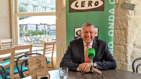 Telmo Martín, alcalde de Sanxenxo Almorzo informativo no Café-Bar Carabela de Pontevedra