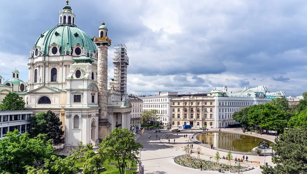 La Karlskirche, iglesia dedicada a San Carlos Borromeo La Karlskirche, iglesia dedicada a San Carlos Borromeo