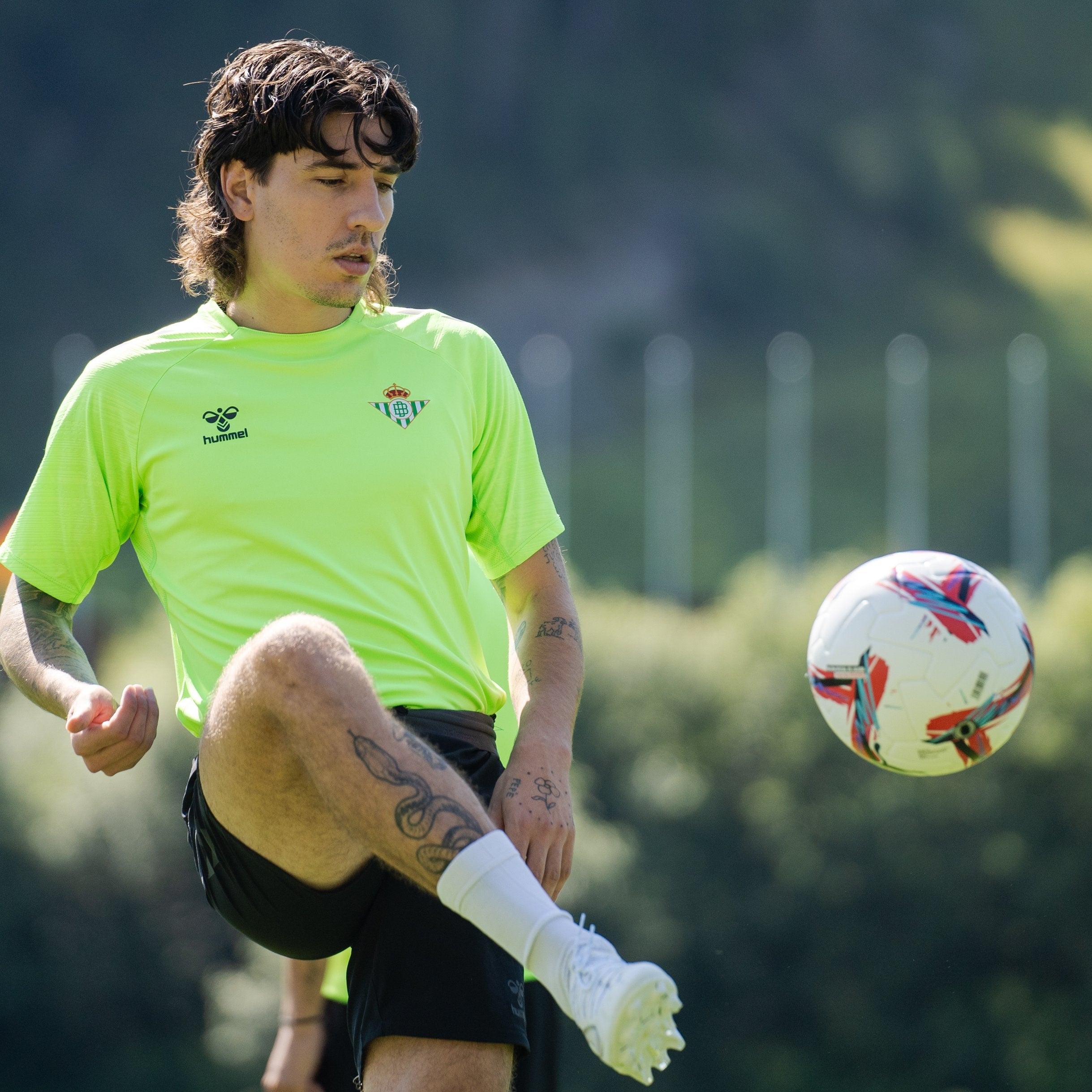 Héctor Bellerín: "Hay nervios e ilusión por comenzar esta temporada" Héctor Bellerín: "Hay nervios e ilusión por comenzar esta temporada"
