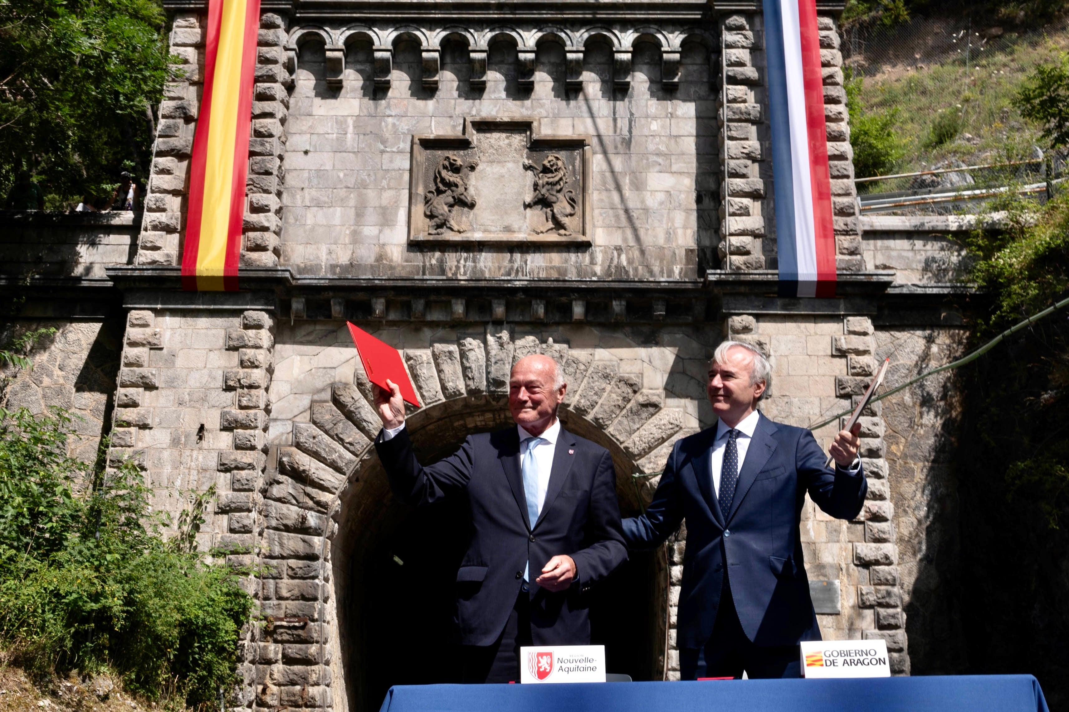 Aragón y Nueva Aquitania exigen la reapertura de la línea del Canfranc Aragón y Nueva Aquitania exigen la reapertura de la línea del Canfranc