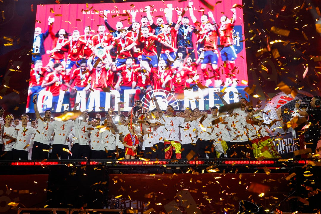 Así ha sido la celebración de la selección española por la cuarta Eurocopa Así ha sido la celebración de la selección española por la cuarta Eurocopa