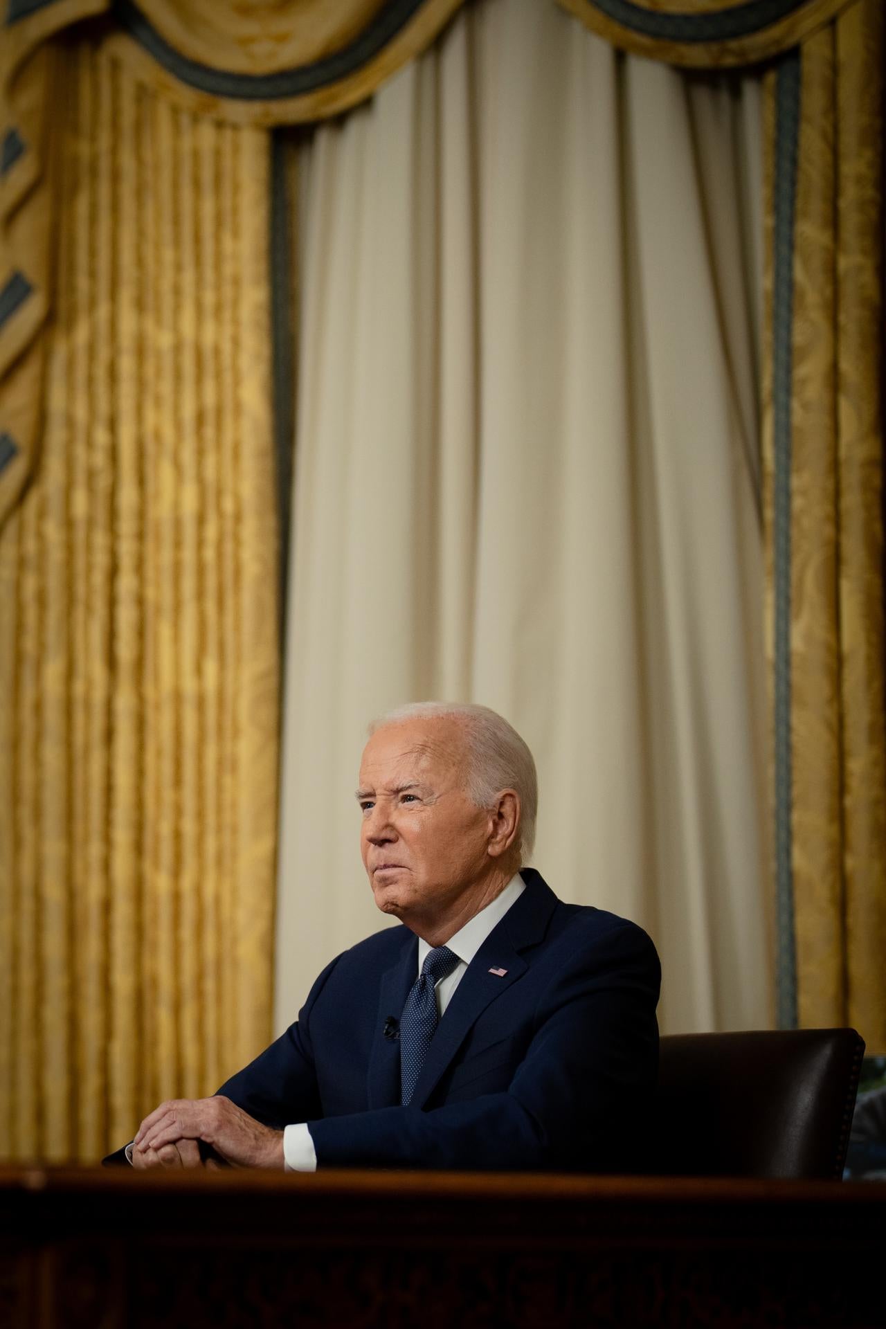 Biden tiene síntomas leves tras dar positivo en covid-19, según la Casa Blanca Biden tiene síntomas leves tras dar positivo en covid-19, según la Casa Blanca