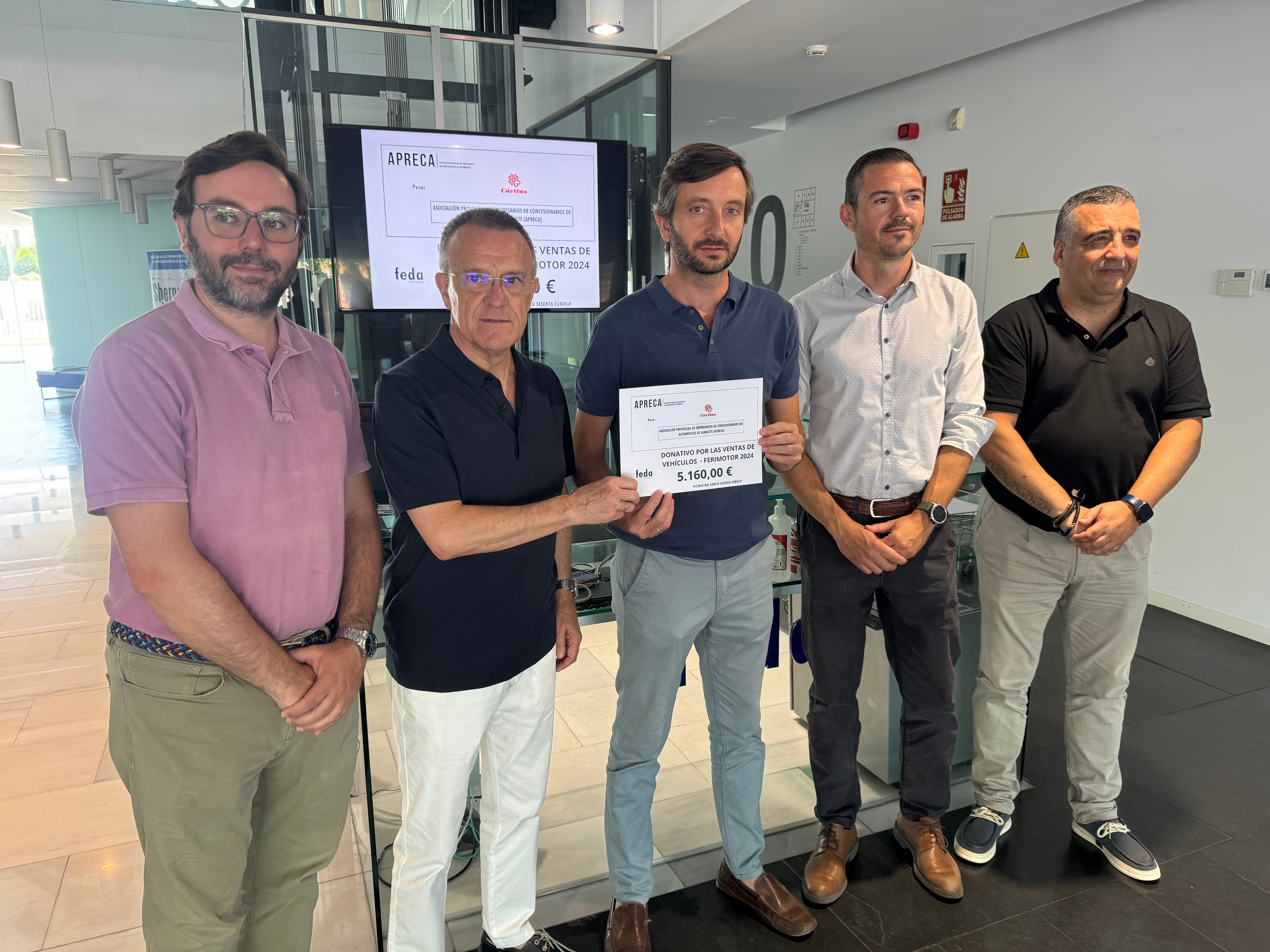 Apreca entrega a Cáritas 5.160 euros por las ventas de vehículos en la XXIV edición de Ferimotor 2024 Apreca entrega a Cáritas 5.160 euros por las ventas de vehículos en la XXIV edición de Ferimotor 2024
