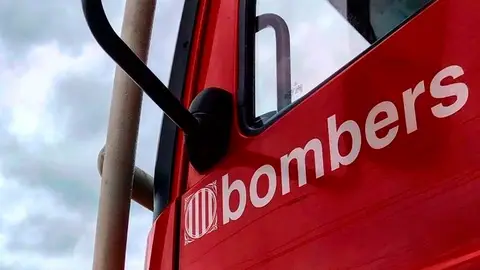 Bombers de la Generalitat en una imagen de archivo. Bombers de la Generalitat en una imagen de archivo.