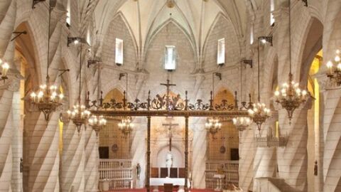 Interior de la Iglesia Arciprestal de Santiago en Villena