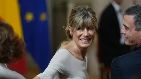 La UCM pide al juez de Begoña Gómez que la investigue por posible "apropiación indebida" de un software de la universidad La UCM pide al juez de Begoña Gómez que la investigue por posible "apropiación indebida" de un software de la universidad