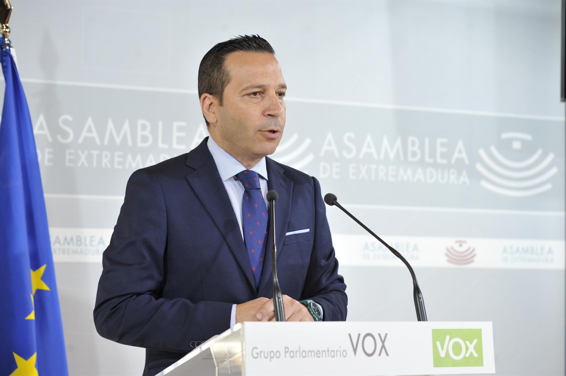Vox hará una oposición con "firmeza" en Extremadura y asegura que negociará "iniciativa a iniciativa" y "presupuesto a presupuesto" Vox hará una oposición con "firmeza" en Extremadura y asegura que negociará "iniciativa a iniciativa" y "presupuesto a presupuesto"