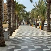 Avenida San Bartolomé de Tirajana de Los Arenales del Sol de Elche. 