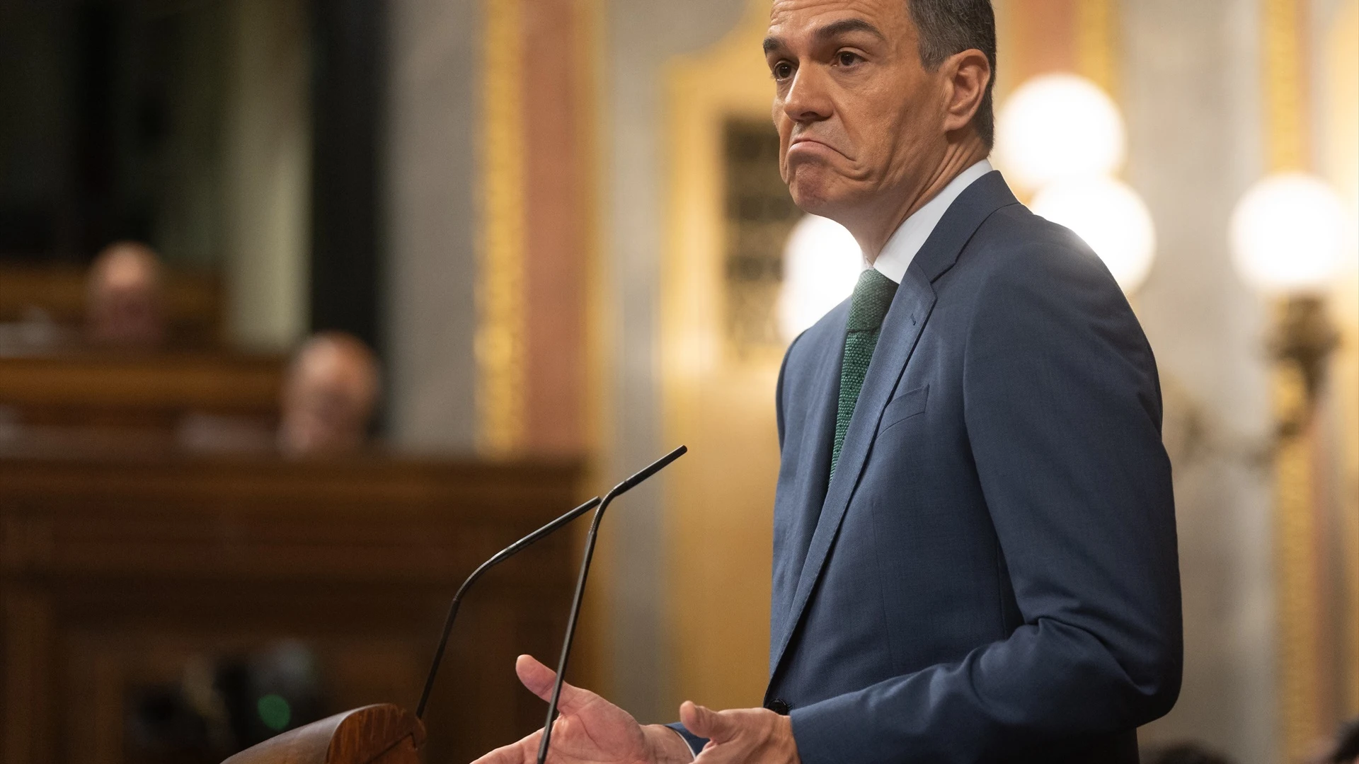 El presidente del Gobierno, Pedro Sánchez, comparece durante la sesión extraordinaria en el Congreso. El presidente del Gobierno, Pedro Sánchez, comparece durante la sesión extraordinaria en el Congreso.