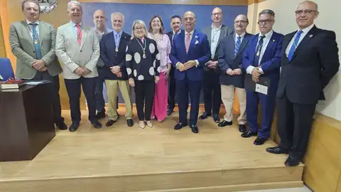La nueva Comisión Deontológica del Colegio de Médicos de Badajoz toma posesión de su cargo La nueva Comisión Deontológica del Colegio de Médicos de Badajoz toma posesión de su cargo
