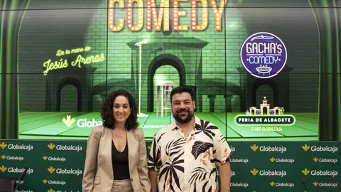 "La Feria Comedy" estrena su primera edición durante la feria de Albacete Jesús Arenas, humorista, y Lucía Mallo, coordinadora del evento.