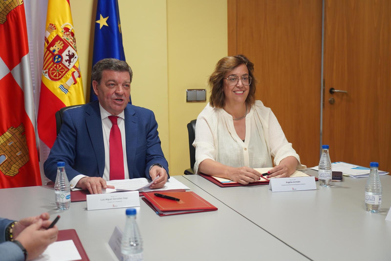 Firmado convenio el convenio que regula la colaboración entre la Junta de Castilla y León y las diputaciones para la gestión del Fondo de Cohesión Territorial Firmado convenio el convenio que regula la colaboración entre la Junta de Castilla y León y las diputaciones para la gestión del Fondo de Cohesión Territorial