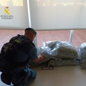 Detenido en Orihuela Costa con 27 kilos de marihuana y 210 gramos de hachís en su coche