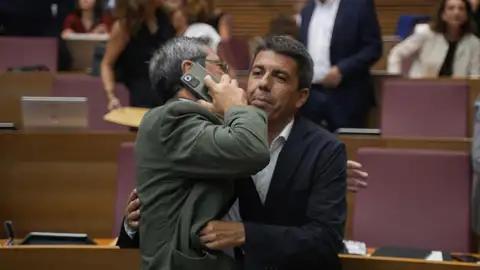 La oposición pide convocar la Diputación Permanente por la crisis de gobierno y el vertido del Saler La oposición pide convocar la Diputación Permanente por la crisis de gobierno y el vertido del Saler