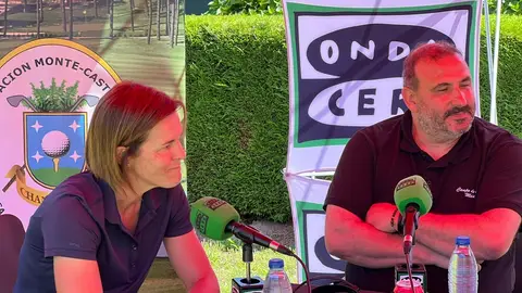 Sandra Villanueva, gerente y greenkeeper y Manuel Férnandez, director deportivo Campo de golf de Meis