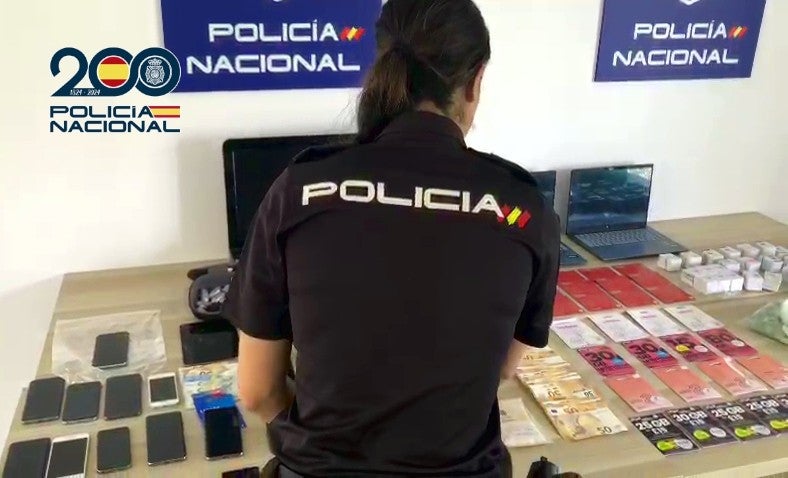 La Policía Nacional desmantela una red criminal que falsificaba DNI para ciberestafas en todo el país La Policía Nacional desmantela una red criminal que falsificaba DNI para ciberestafas en todo el país
