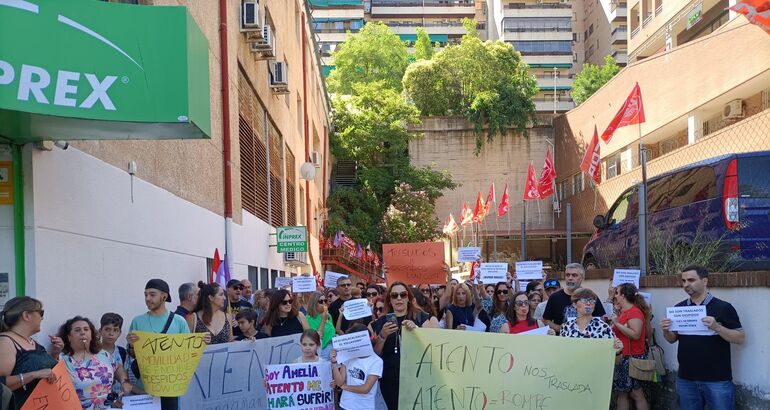 Atento acepta que 50 empleados de Cáceres eviten el traslado a Madrid y puedan teletrabajar Atento acepta que 50 empleados de Cáceres eviten el traslado a Madrid y puedan teletrabajar