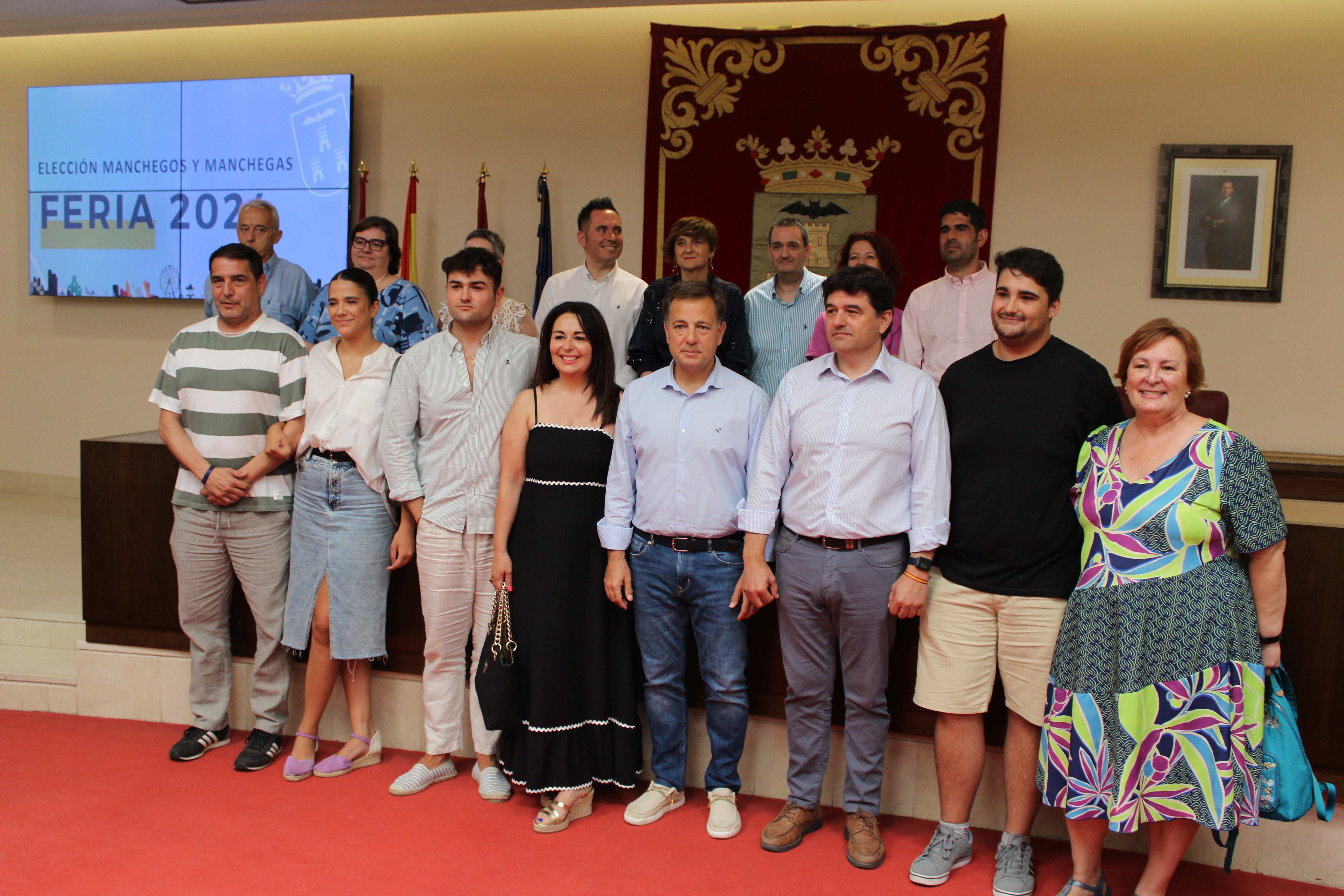 La Feria 2024 ya tiene Manchegos y Manchegas, tres parejas que representarán a la ciudad La Feria 2024 ya tiene Manchegos y Manchegas, tres parejas que representarán a la ciudad