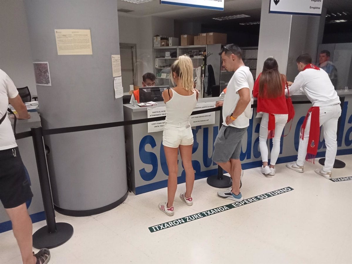 La oficina de objetos perdidos de Pamplona ha recibido cerca de 2.500 objetos de todo tipo durante las fiestas de San Fermín La oficina de objetos perdidos de Pamplona ha recibido cerca de 2.500 objetos de todo tipo durante las fiestas de San Fermín