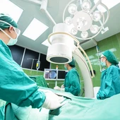 Se realiza la primera transposición de útero en España a una paciente con cáncer para proteger su fertilidad Se realiza la primera transposición de útero en España a una paciente con cáncer para proteger su fertilidad