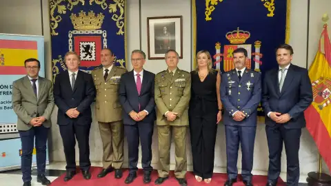 El nuevo delegado de Defensa en Extremadura pondrá su "esfuerzo" en reforzar los lazos entre la región y el ministerio El nuevo delegado de Defensa en Extremadura pondrá su "esfuerzo" en reforzar los lazos entre la región y el ministerio