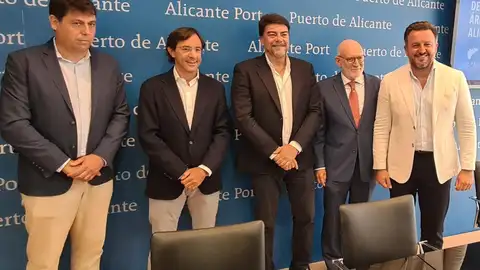 Los alcaldes de Alicante y Elche, Luis Barcala y Pablo Ruz, en una jornada organizada por la Unión Empresarial de la Provincia de Alicante Los alcaldes de Alicante y Elche, Luis Barcala y Pablo Ruz, en una jornada organizada por la Unión Empresarial de la Provincia de Alicante