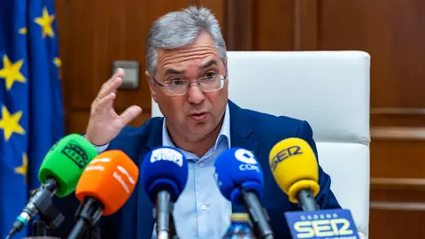 Luis Menor pon en valor o novo modelo de financiamento con 28 millóns de euros para os concellos Luis Menor pon en valor o novo modelo de financiamento con 28 millóns de euros para os concellos