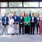 Foto de familia del Gobierno de Canarias presidido por Fernando Clavijo y que sustenta un pacto entre CC y PP