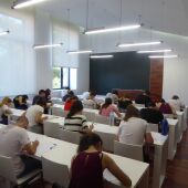 Alumnos de la comarca examinándose en La Nucía