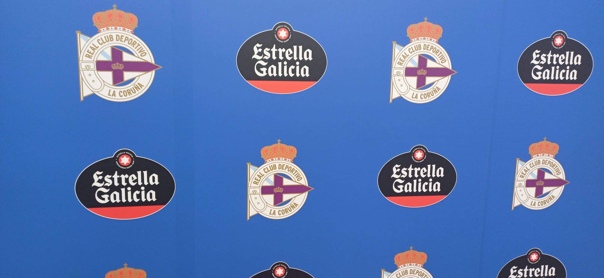 El Deportivo prohíbe preguntar a Yeremay y ADT tras recibir los trofeos Estrella Galicia de octubre El Deportivo prohíbe preguntar a Yeremay y ADT tras recibir los trofeos Estrella Galicia de octubre