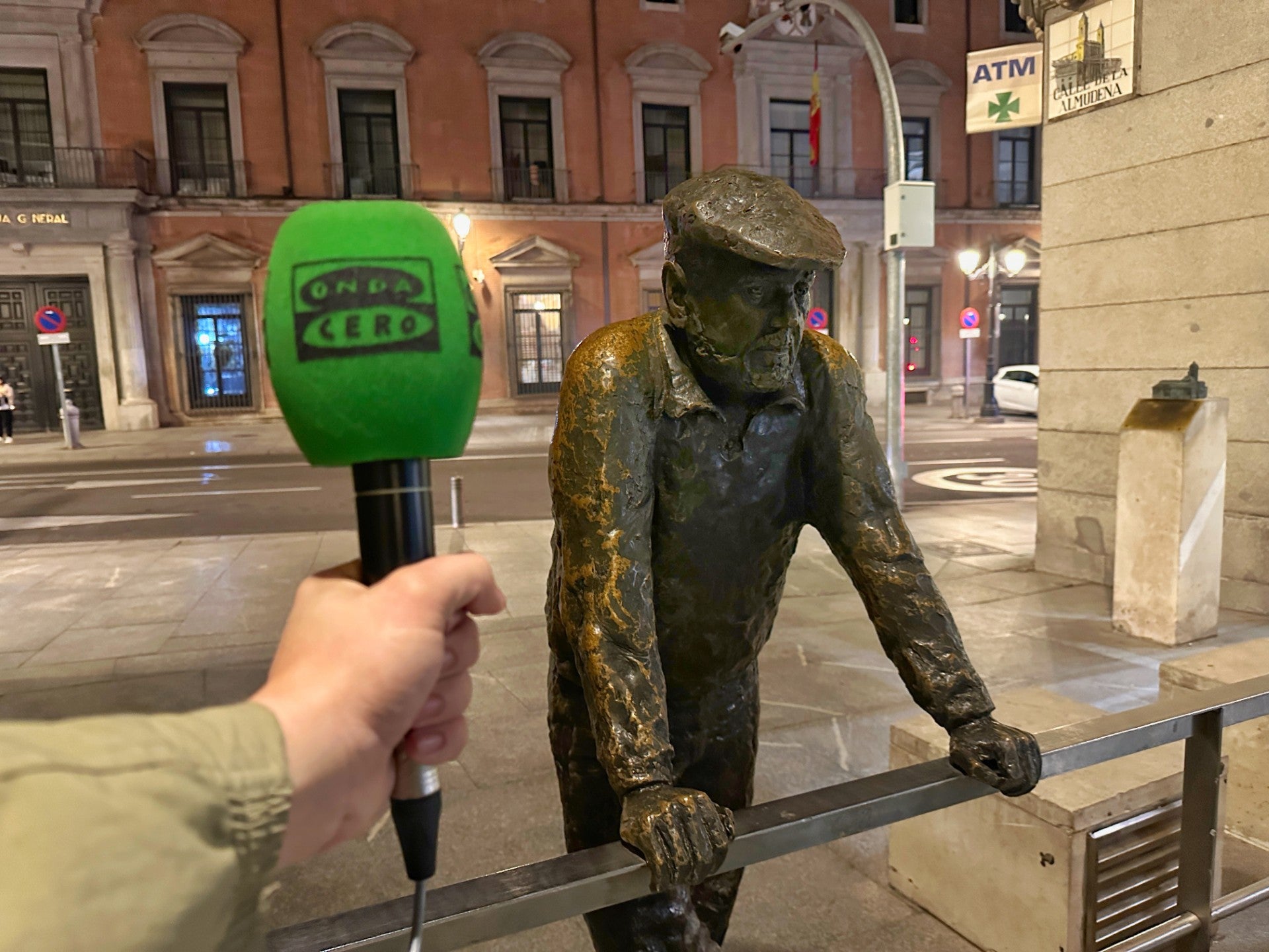 El Vecino Curioso El Vecino Curioso