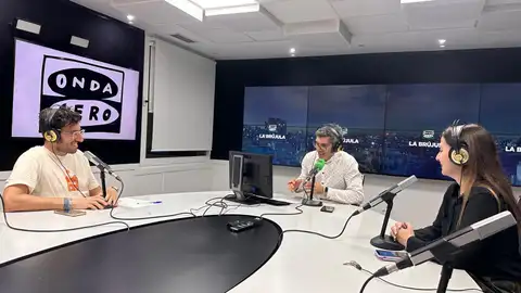 Tertúlia amb Jordi Bayer i Sònia Sierra. Tertúlia amb Jordi Bayer i Sònia Sierra.