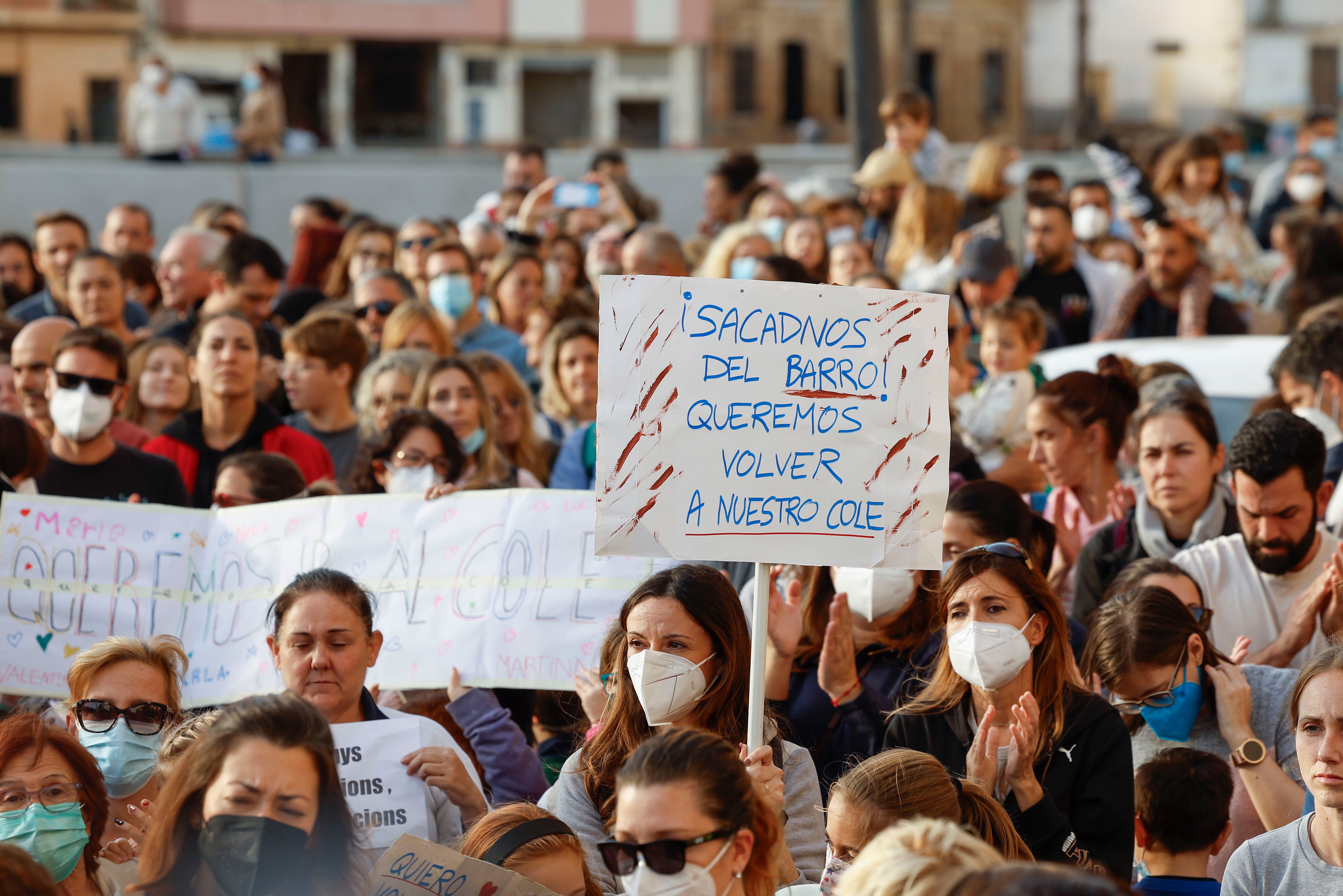 La comunidad educativa reclama una vuelta segura a las aulas en los municipios afectados por la DANA La comunidad educativa reclama una vuelta segura a las aulas en los municipios afectados por la DANA