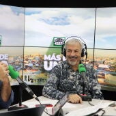 Carlos Sobera con Carlos Alsina en 'Más de uno' presentando su comedia 'Inmaduros'