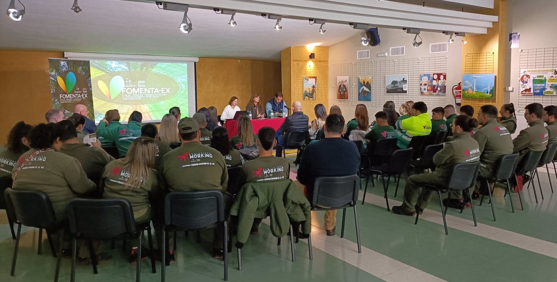 La Junta destaca el "gran potencial" de los recursos agroforestales para generar empleo y retener talento joven La Junta destaca el "gran potencial" de los recursos agroforestales para generar empleo y retener talento joven