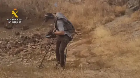 Investigado tras ser sorprendido cuando expoliaba junto a yacimientos arqueológicos de Cáceres Investigado tras ser sorprendido cuando expoliaba junto a yacimientos arqueológicos de Cáceres
