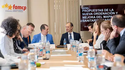 Bancalero y Pérez presidiendo el encuentro en la FAMCP Bancalero y Pérez presidiendo el encuentro en la FAMCP