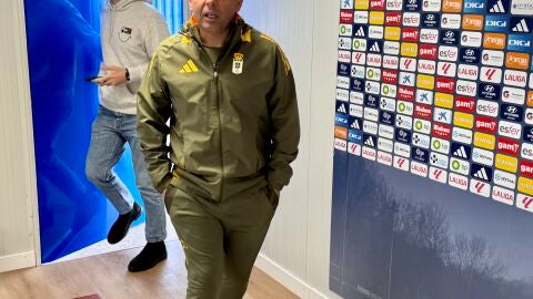 22-11-2024 Javi Calleja entra en la sala de prensa del Requexon