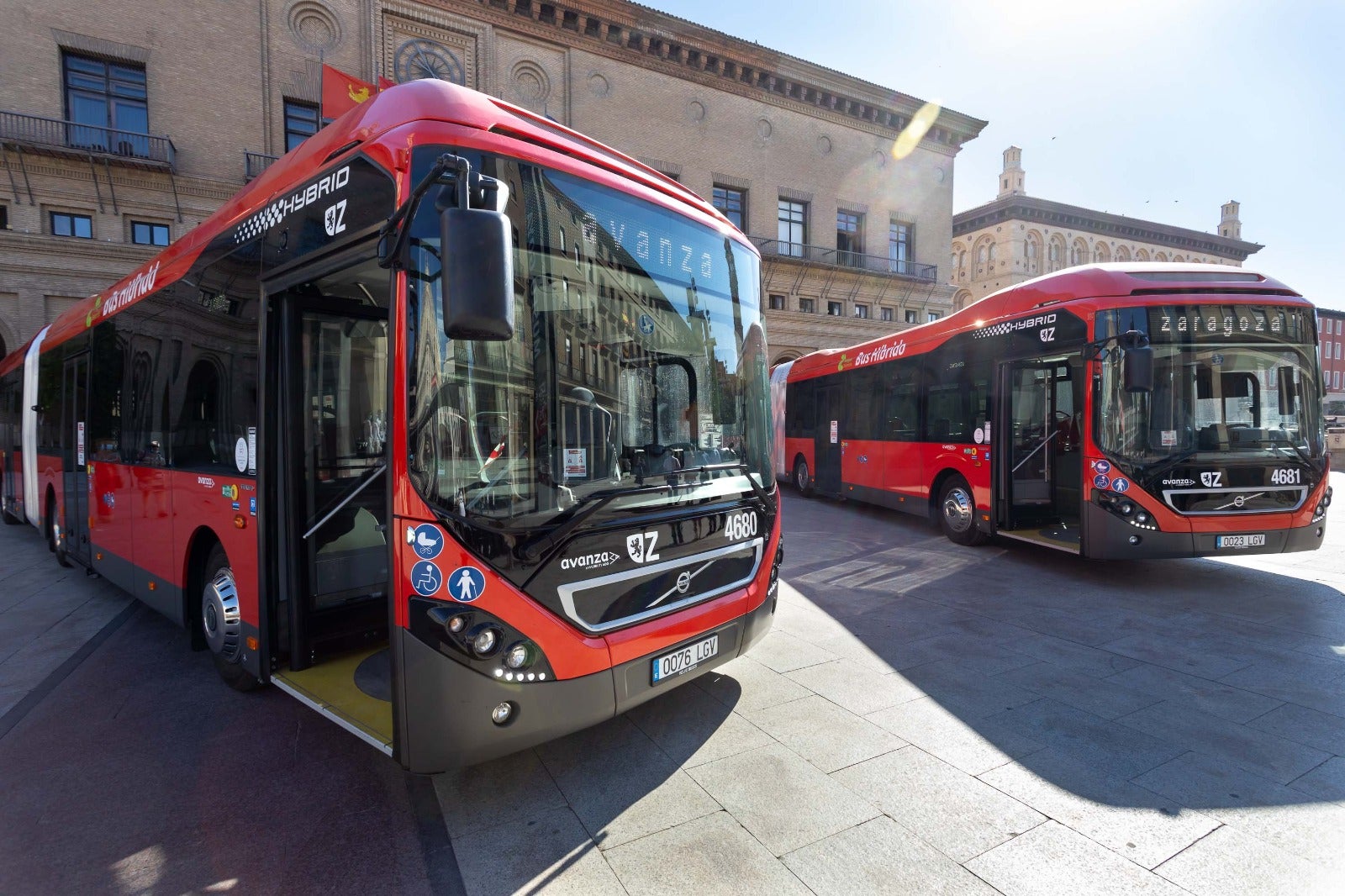 Convocados trece días de paros en el bus urbano de Zaragoza Convocados trece días de paros en el bus urbano de Zaragoza