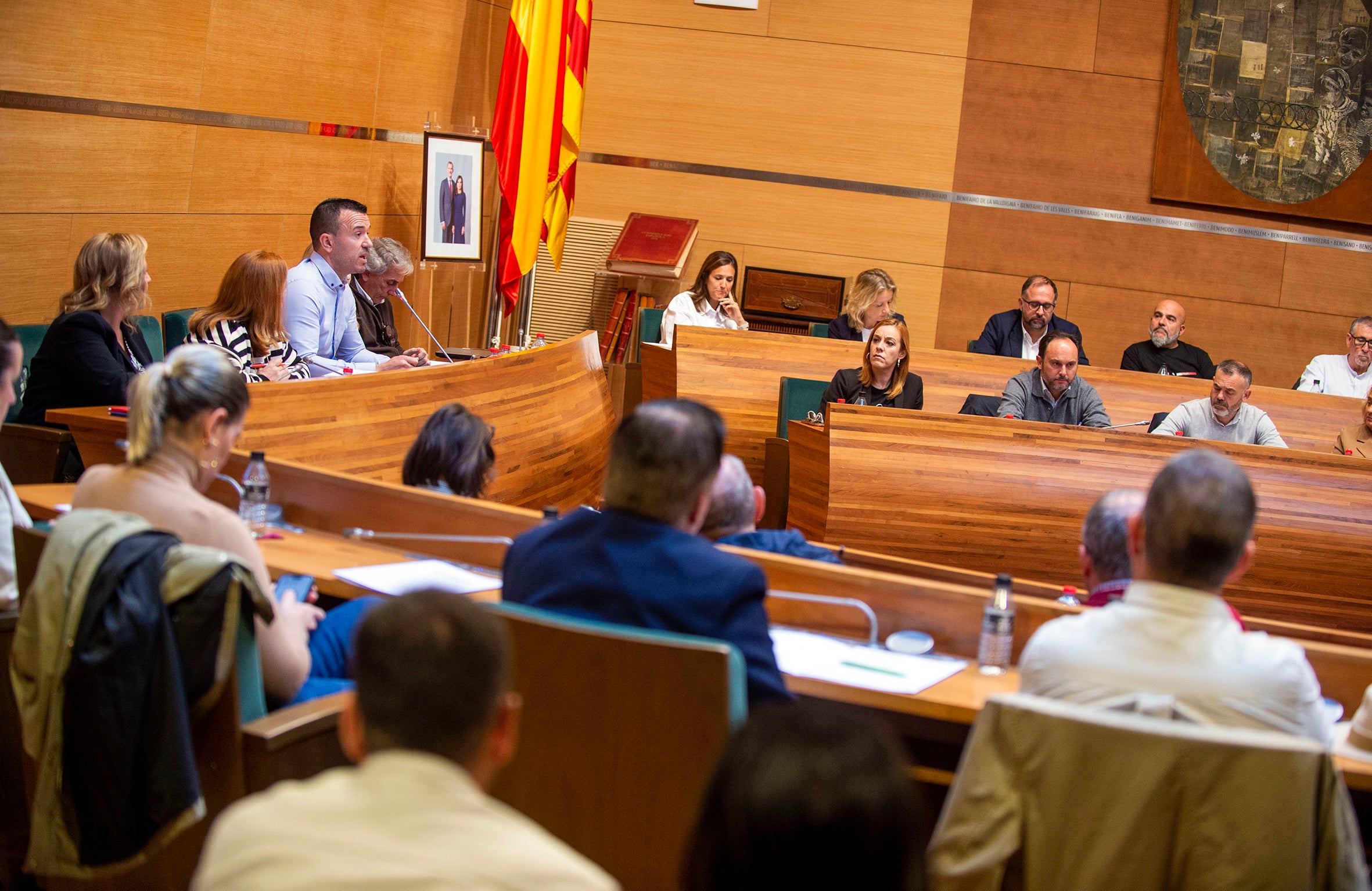 La Diputación de València destina 7M€ de urgencia para vaciar garajes y limpiar barro La Diputación de València destina 7M€ de urgencia para vaciar garajes y limpiar barro