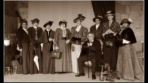 Los vecinos de Ormaiztegi vestidos de época para celebrar Elegante Eguna Los vecinos de Ormaiztegi vestidos de época para celebrar Elegante Eguna