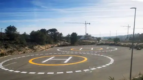 Finestrat activa una helisuperficie que permitirá el aterrizaje simultáneo de hasta dos helicópteros de rescate Finestrat activa una helisuperficie que permitirá el aterrizaje simultáneo de hasta dos helicópteros de rescate