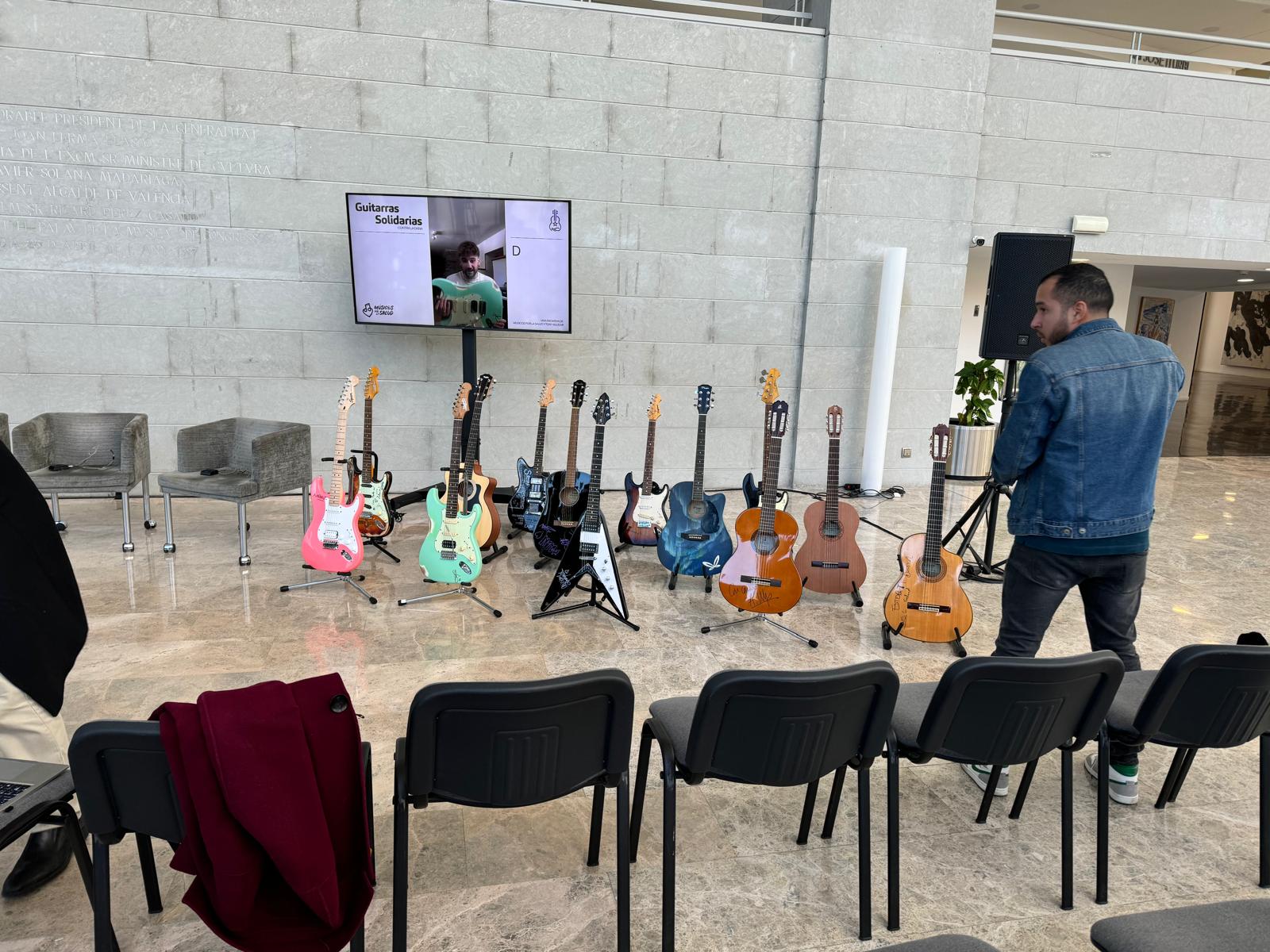 La Fundación Músicos por la Salud subastará guitarras de músicos españoles e internacionales a beneficio de los afectados por la DANA La Fundación Músicos por la Salud subastará guitarras de músicos españoles e internacionales a beneficio de los afectados por la DANA