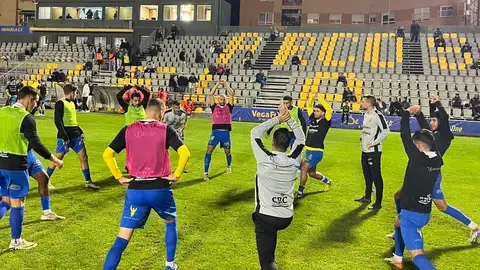 El Orihuela CF viaja a Jaén para enfrentarse a un Linares Deportivo en horas bajas El Orihuela CF viaja a Jaén para enfrentarse a un Linares Deportivo en horas bajas